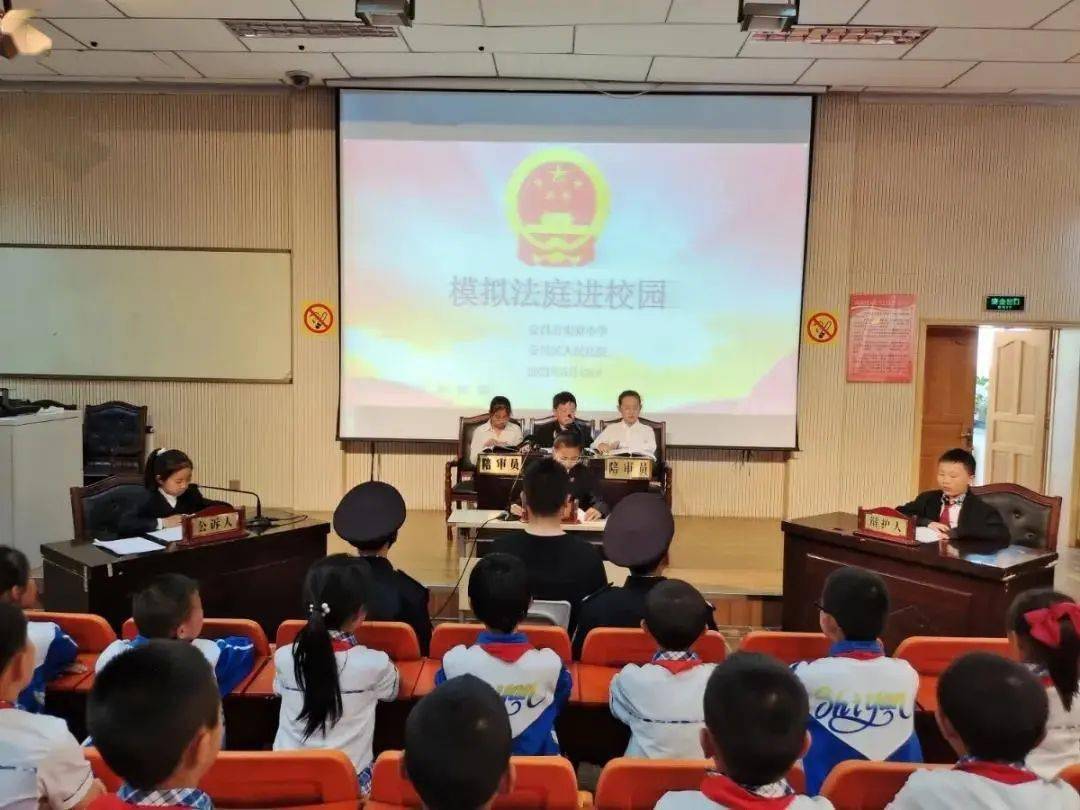 此间的少年小说——青春的回响与成长的轨迹
