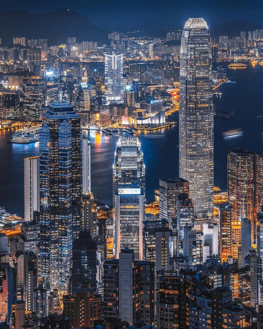 2043年新澳门特区今晚开奖直播的数字与梦想交织之夜—理性观彩，共享幸运时刻2025今晚澳门开特马开什么